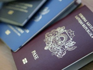 Латвийские жители продают паспорта для нелегалов